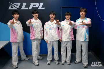 开云官网-战胜WBG后，BLG发布队员合影：继续精进！