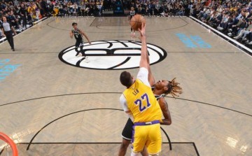 开云-4战0分！湖人捡漏反踩坑：为他裁伍德，内线危机加剧